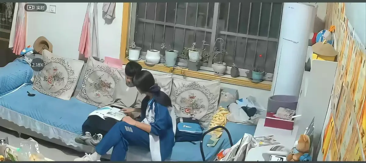 《来自姐姐的爱》无删减完整版在线播放-高清正片免费下载-姐姐管教弟弟真实瞬间全收录-来自姐姐的爱全集影院